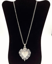 Load image into Gallery viewer, Long Heart Necklace